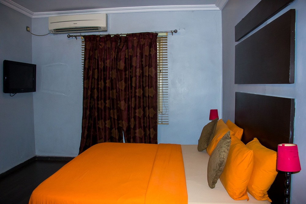 Precinct Comfort Services Ikoyi 16/25