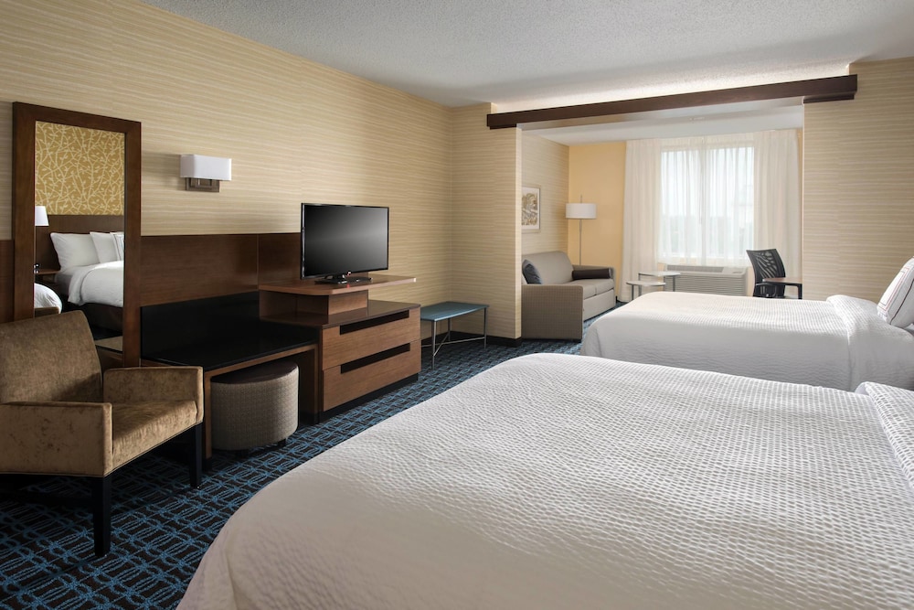 Fairfield Inn Suites By Marriott Buffalo Amherst University 8/35