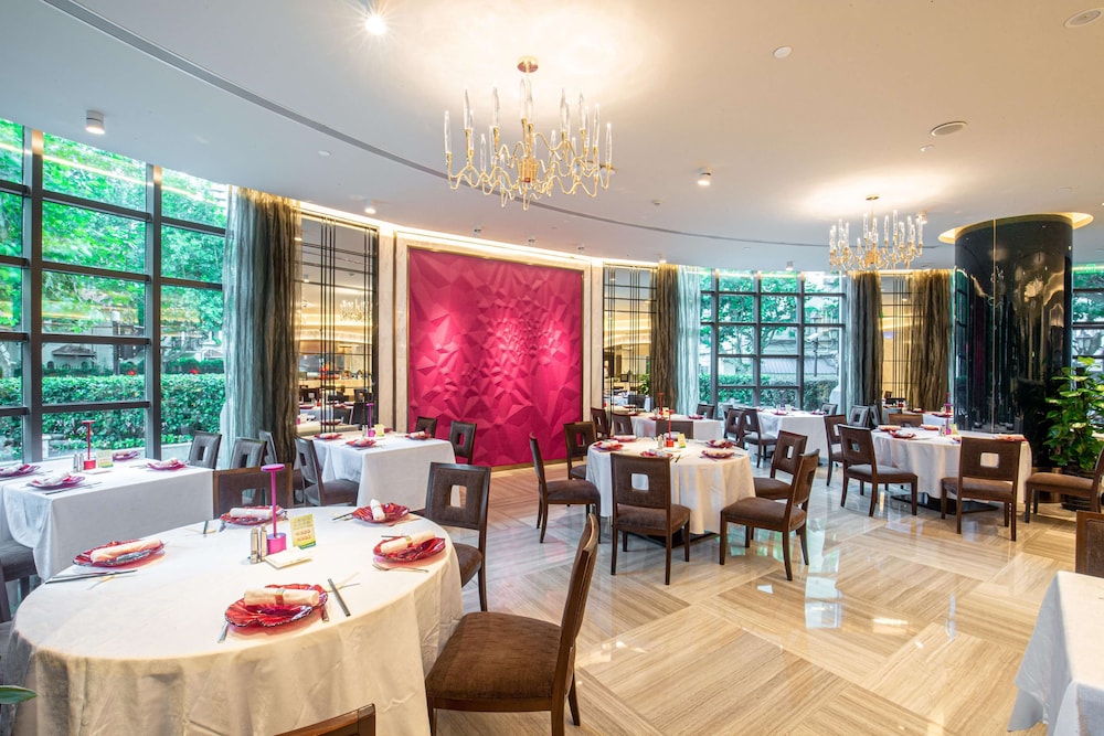 Radisson Collection Hotel Xin Guo Shanghai 34/48