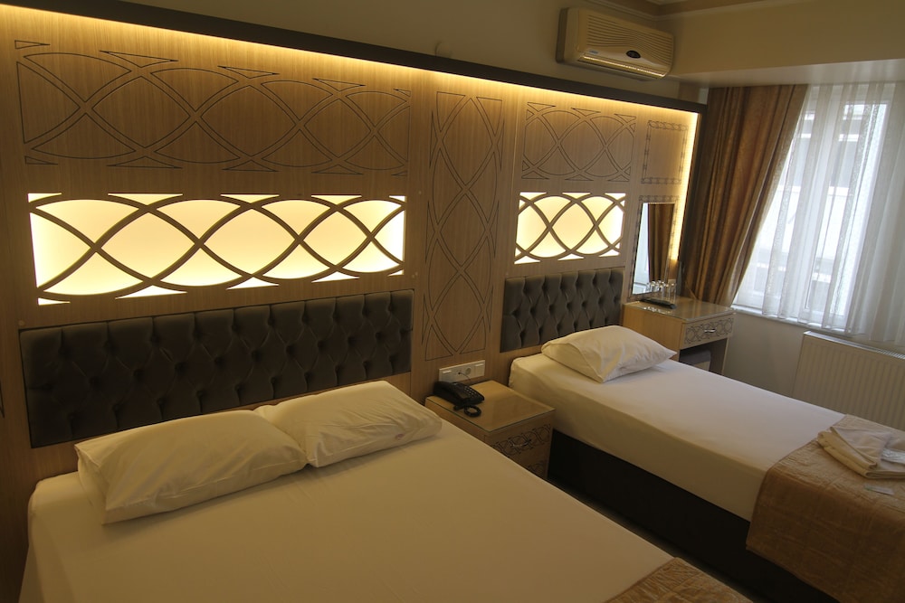 Grand Liza Hotel 26/49