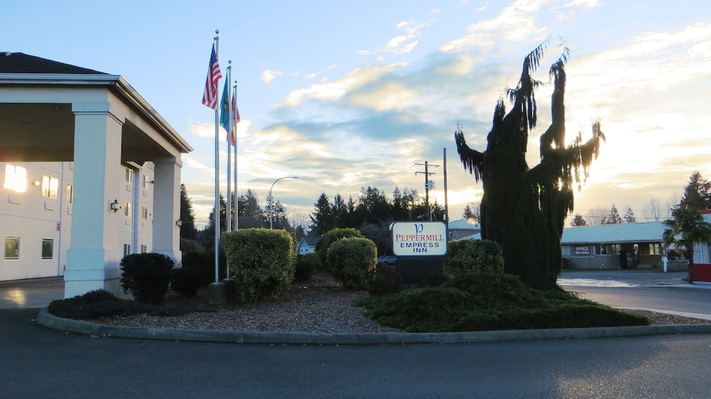 Peppermill Empress Inn 62/65