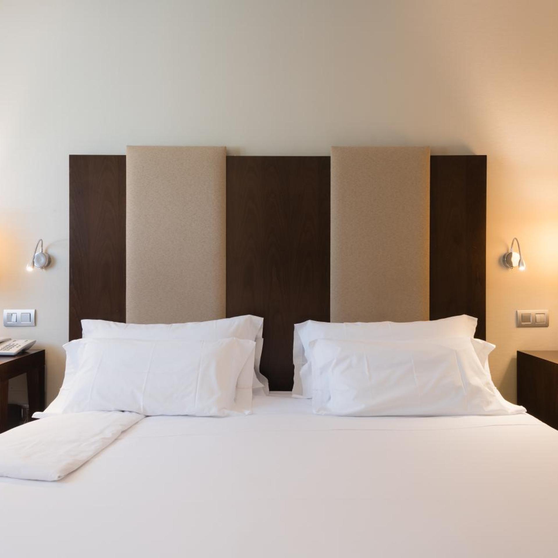 جناح جونيور، Hotel Ciudad de Valladolid 3/10