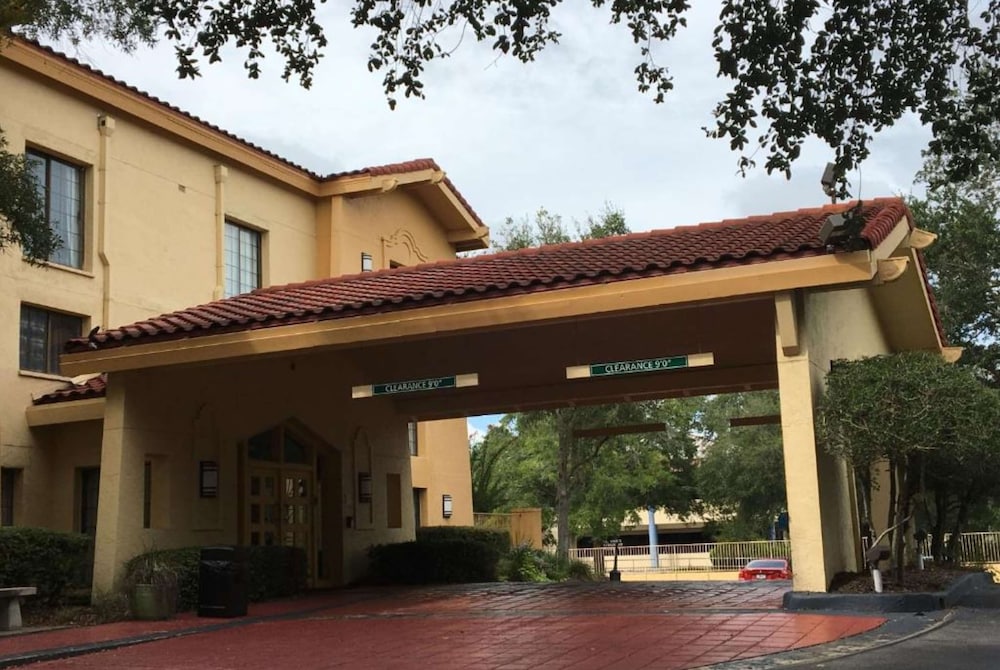 Days Inn by Wyndham Gainesville University I-75 3/37