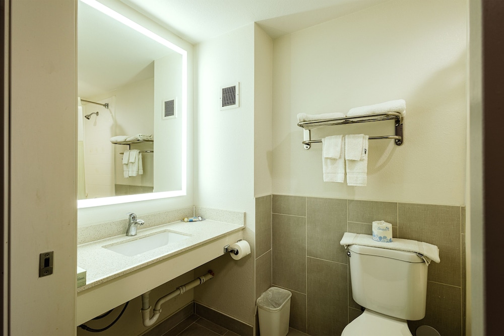 Coratel Inn & Suites Inver Grove Heights 31/32