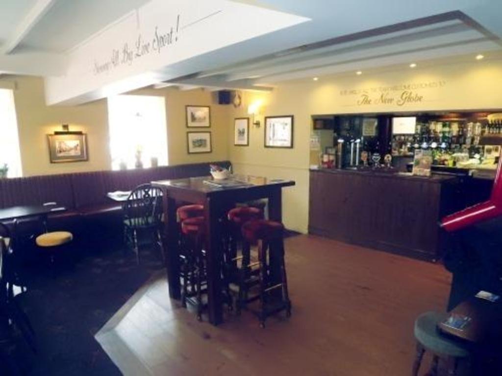The New Globe Inn 13/20