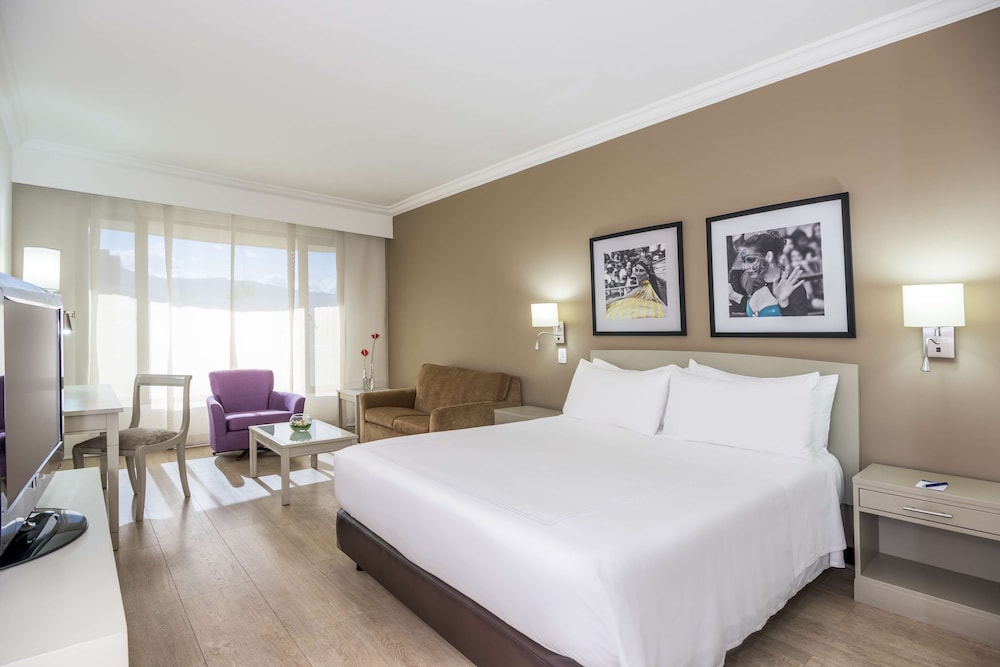 Nh Cali Royal Hotel 17/50