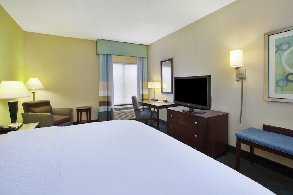 Larkspur Landing Hotel South Bend 17/50