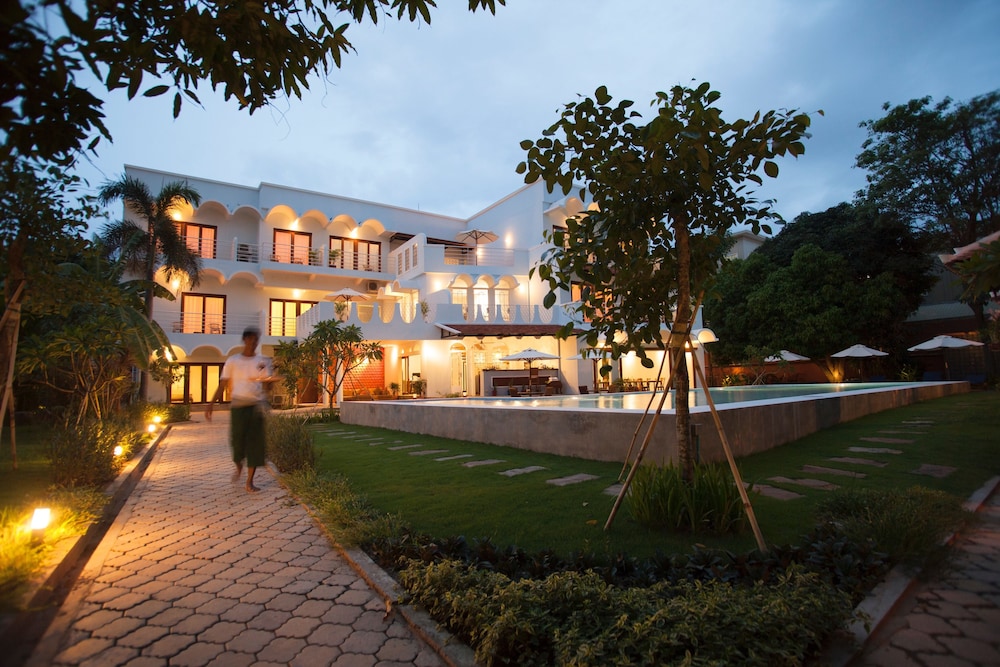 Iroha Garden Hotel Resort 67/71