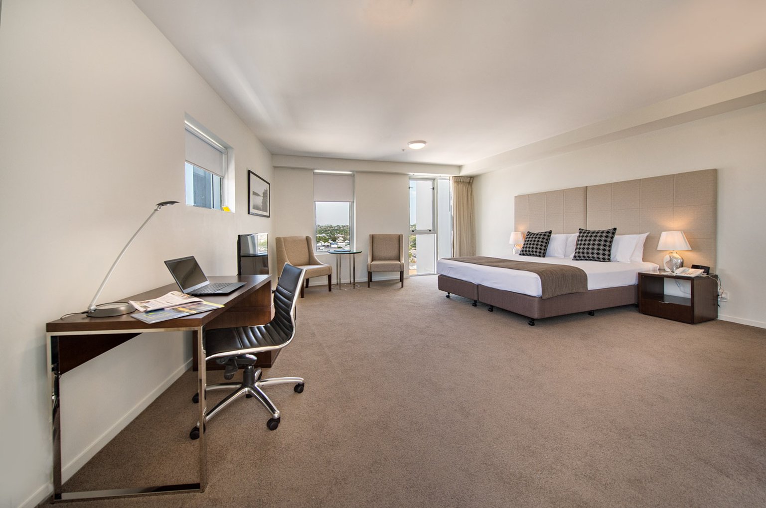Empire Apartment Hotel 47/56