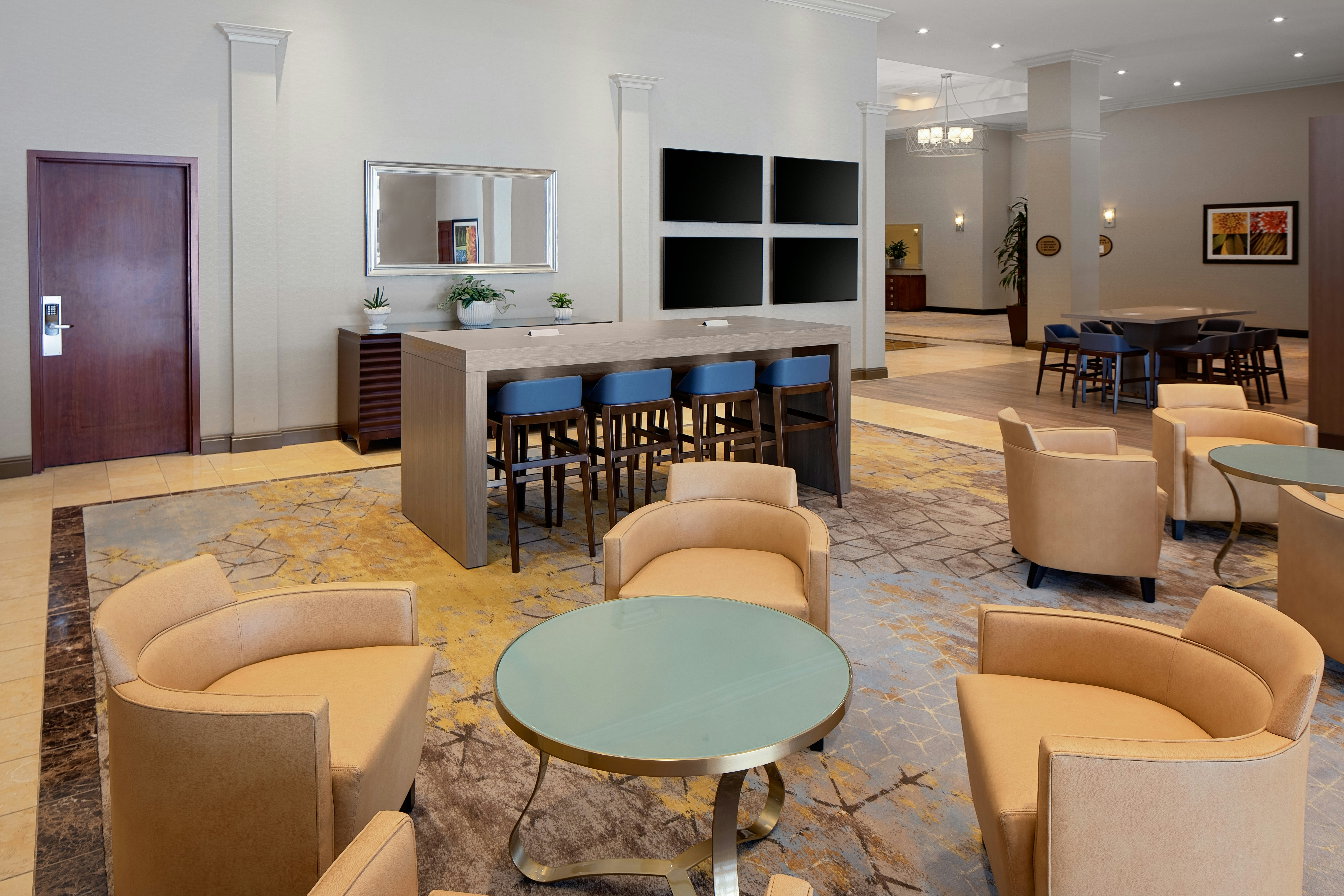 Hotel Zessa Orange County Airport, a DoubleTree by Hilton 45/59