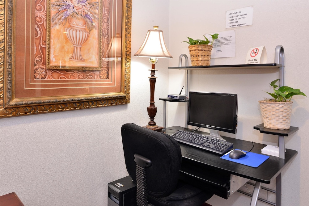 Americas Best Value Inn Somerville, TX 28/52