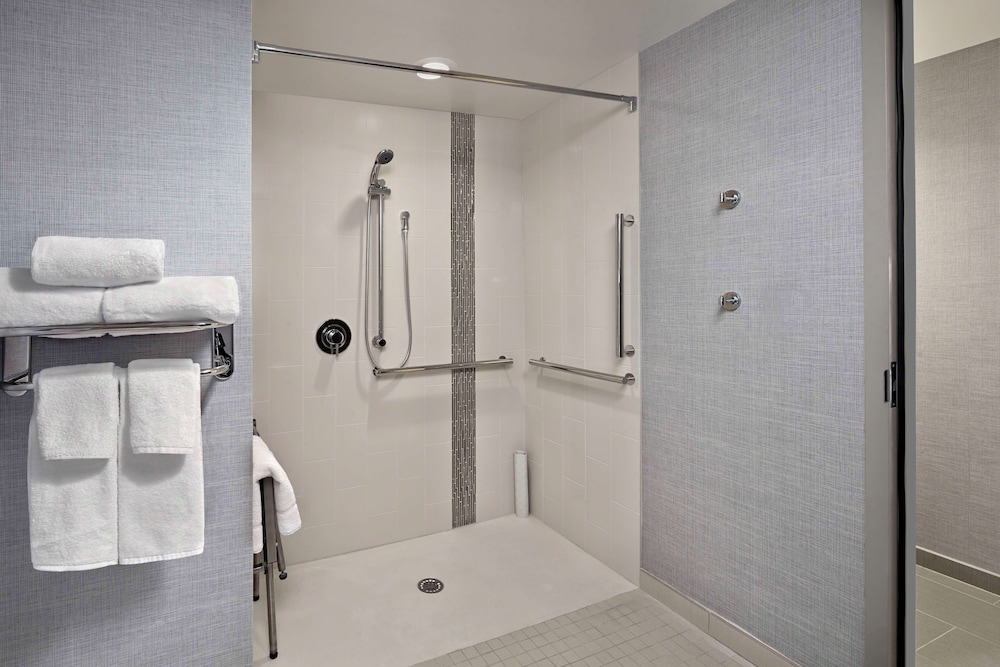Hyatt Place Warwick/Providence Airport 57/58