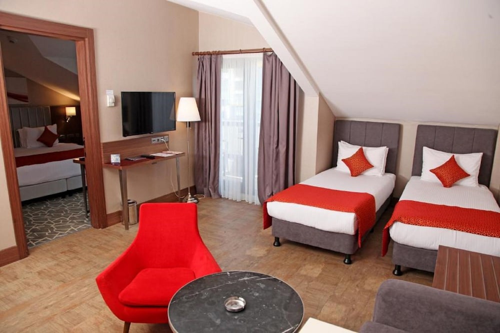 Ramada by Wyndham Istanbul Alibeykoy 27/57