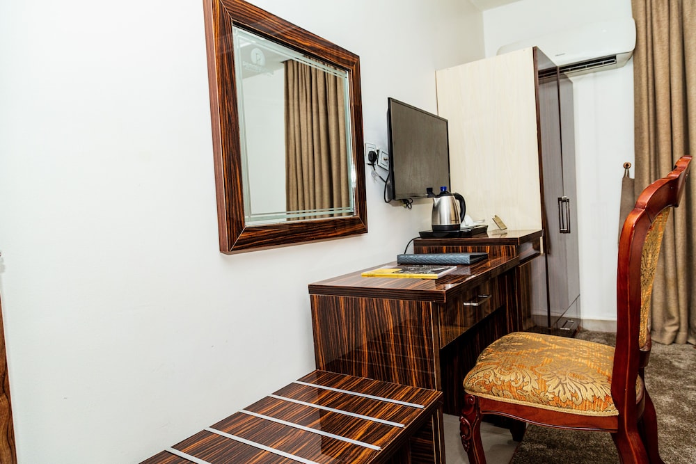 The Pennsylvania Avenue Hotel 30/30