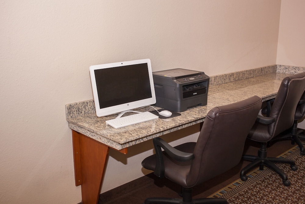 CANDLEWOOD SUITES LOGAN 26/31