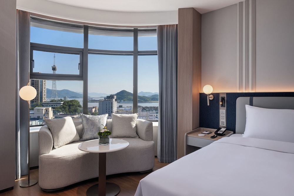 جناح ديلوكس بسرير كينج، Novotel Zhoushan Luting 2/2