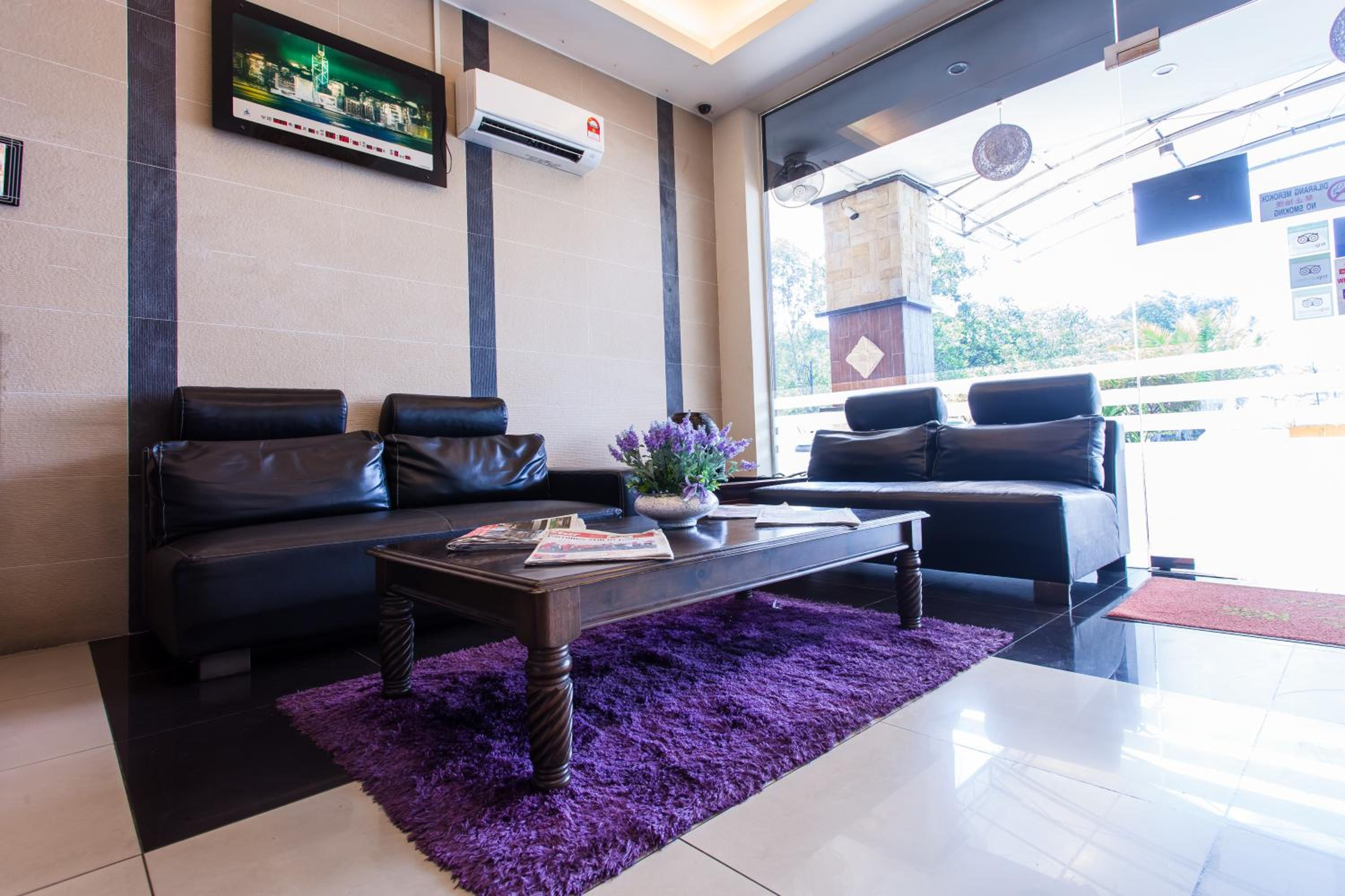 Lavender Inn Permas Jaya 42/68