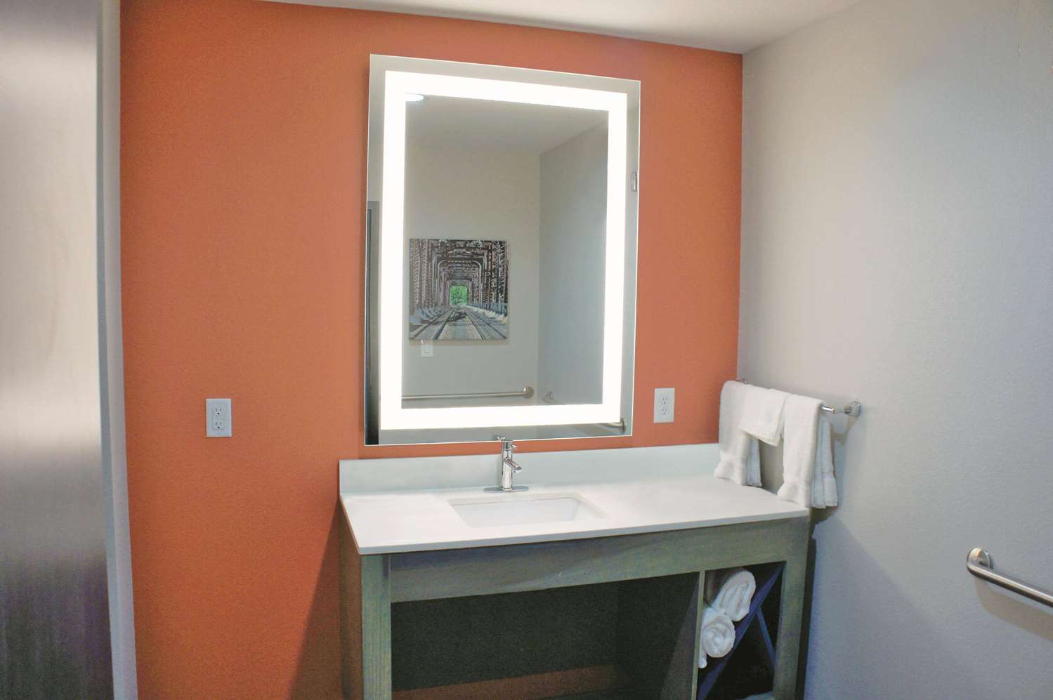 La Quinta Inn Suites By Wyndham Pittsburg 50/51