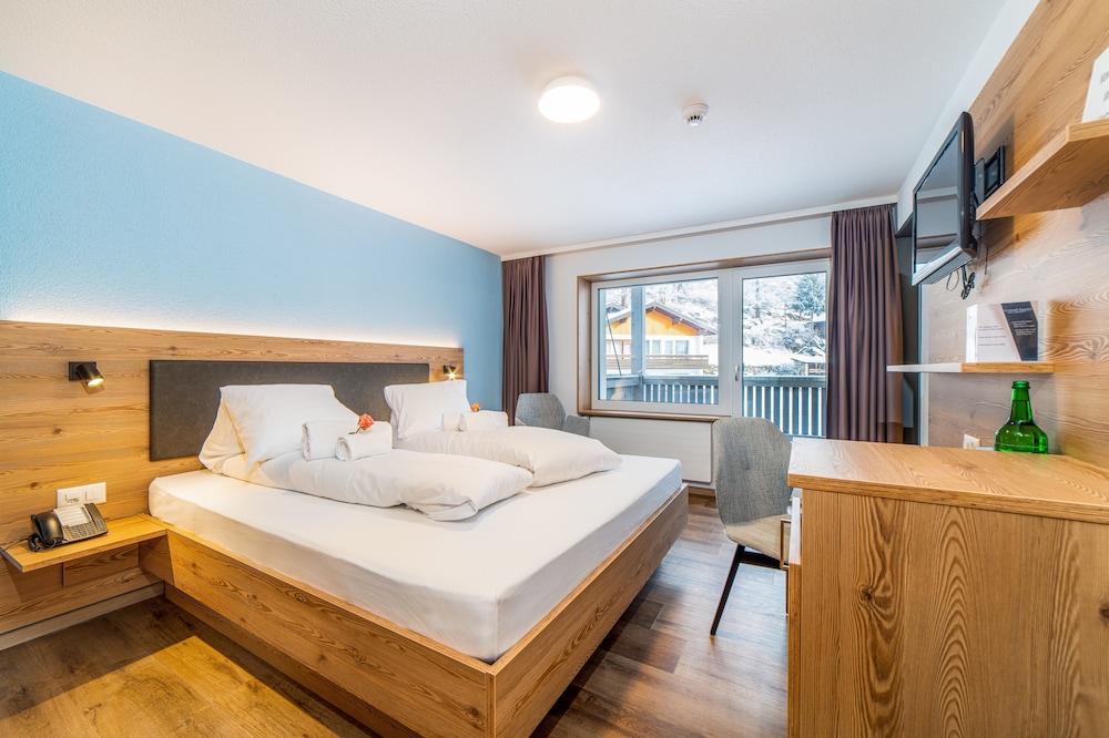 Kristall Saphir Hotel 24/74