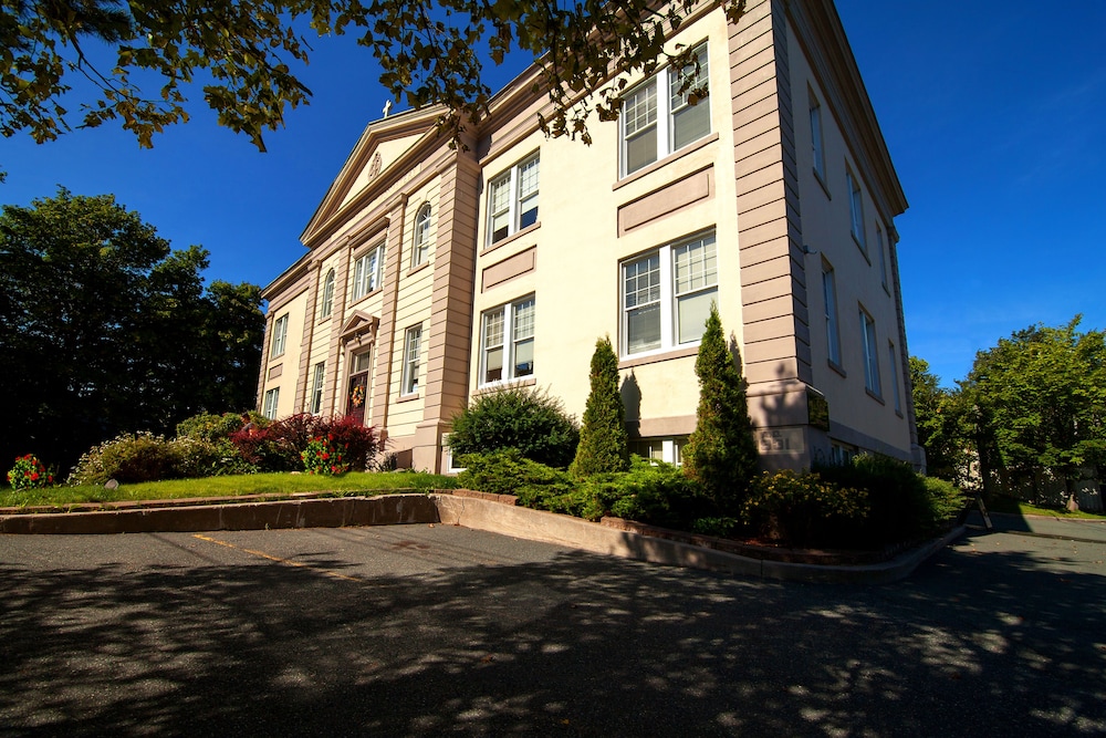 Monastery Spa And Suites By The Leaside Group 2/50