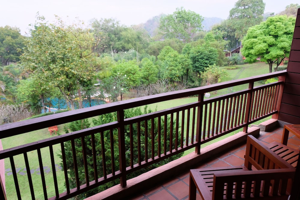 Valley Garden Resort 5/50
