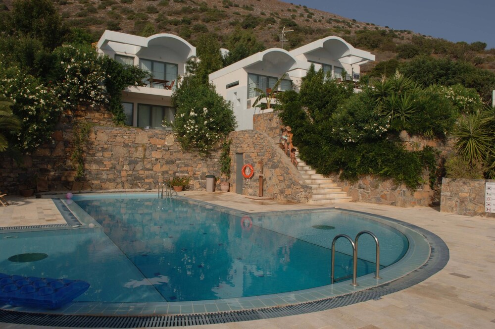 Elounda Living Residences by GHH 32/34
