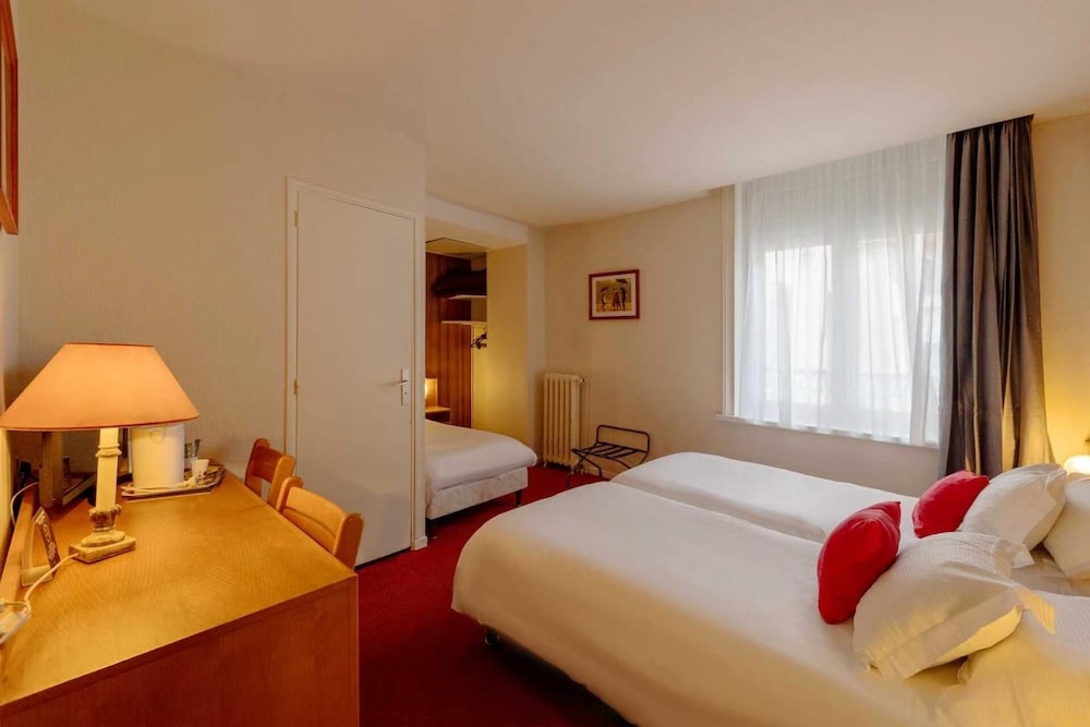 Metropol Hotel 25/66