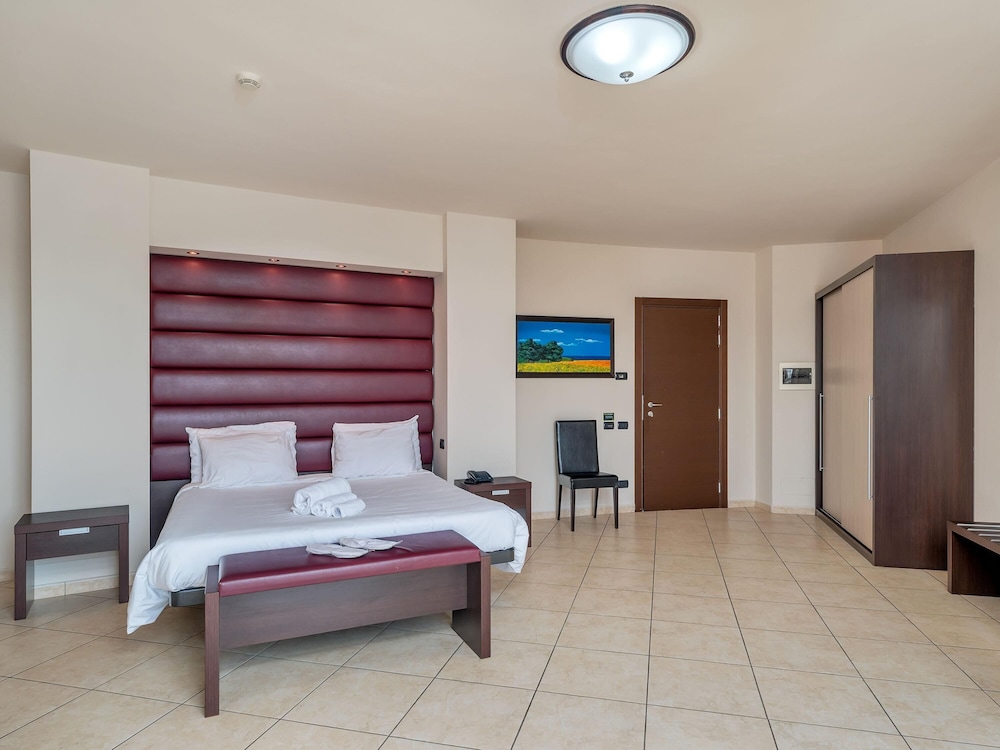JUNIOR SUITE, STUDIO