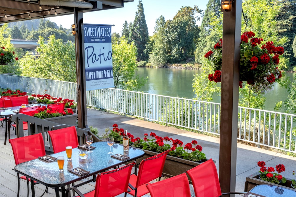 Valley River Inn 34/50