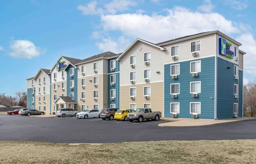 Studio 6 Extended Stay Wichita South KS 43/51