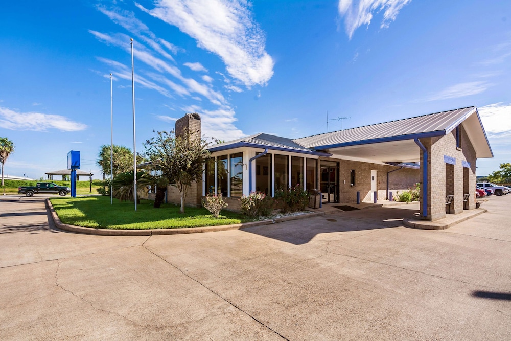 Motel6 Freeport, TX 45/54