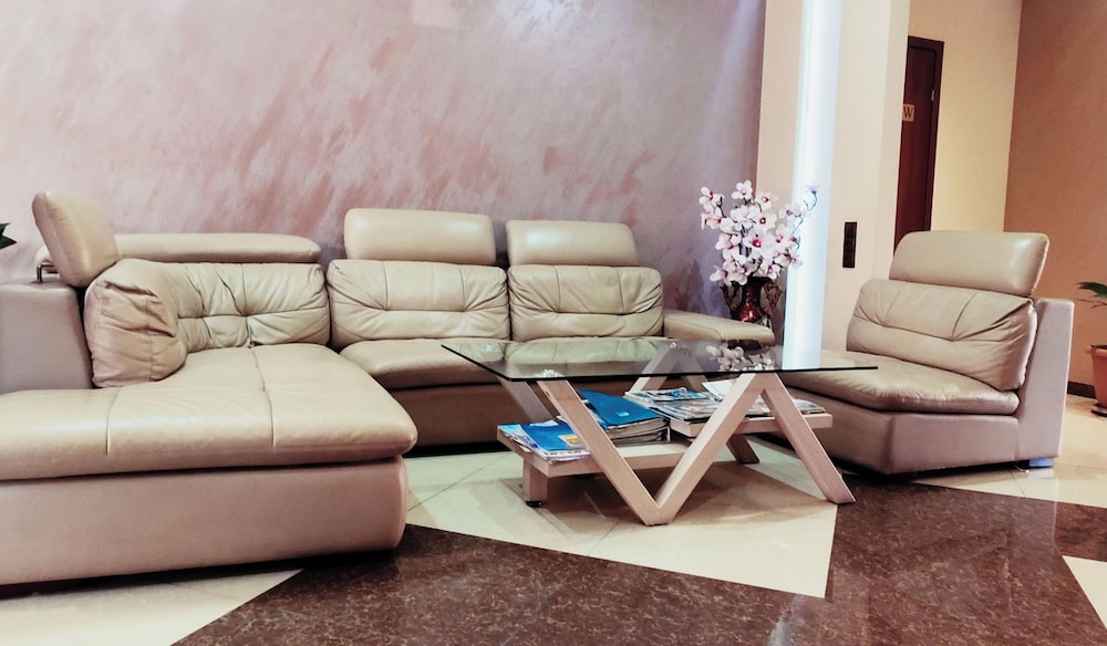 Areg Hotel 93/113