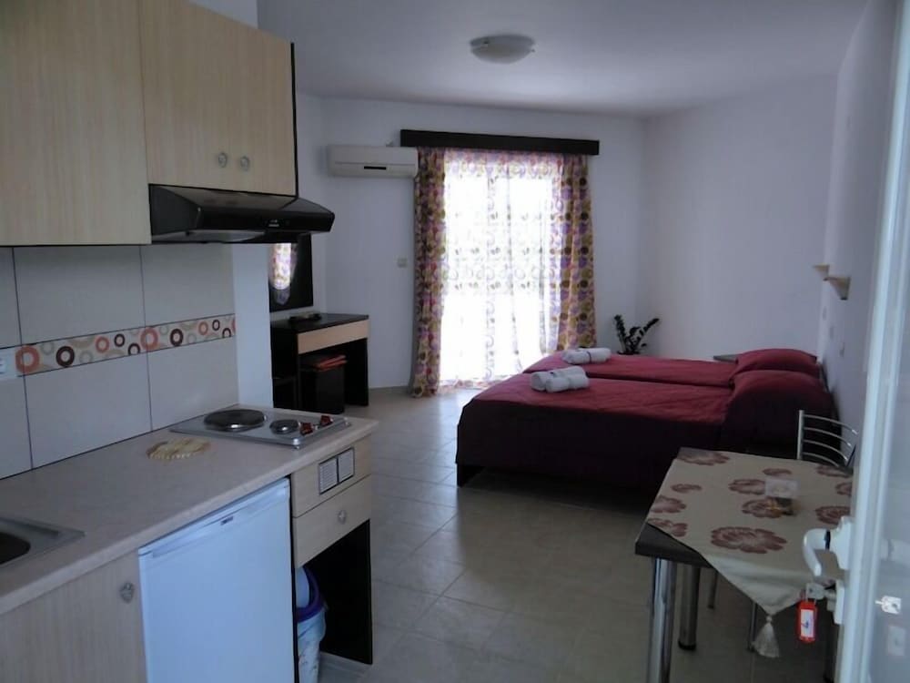 Anelia Boutique Studios And Apartments 13/50