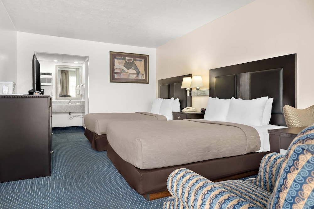 Standard, 2 Double Beds