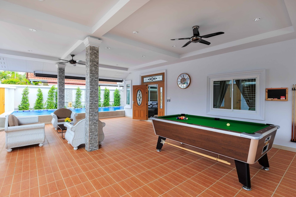 Gala Villa New Modern Luxury 5 Bed 6/22