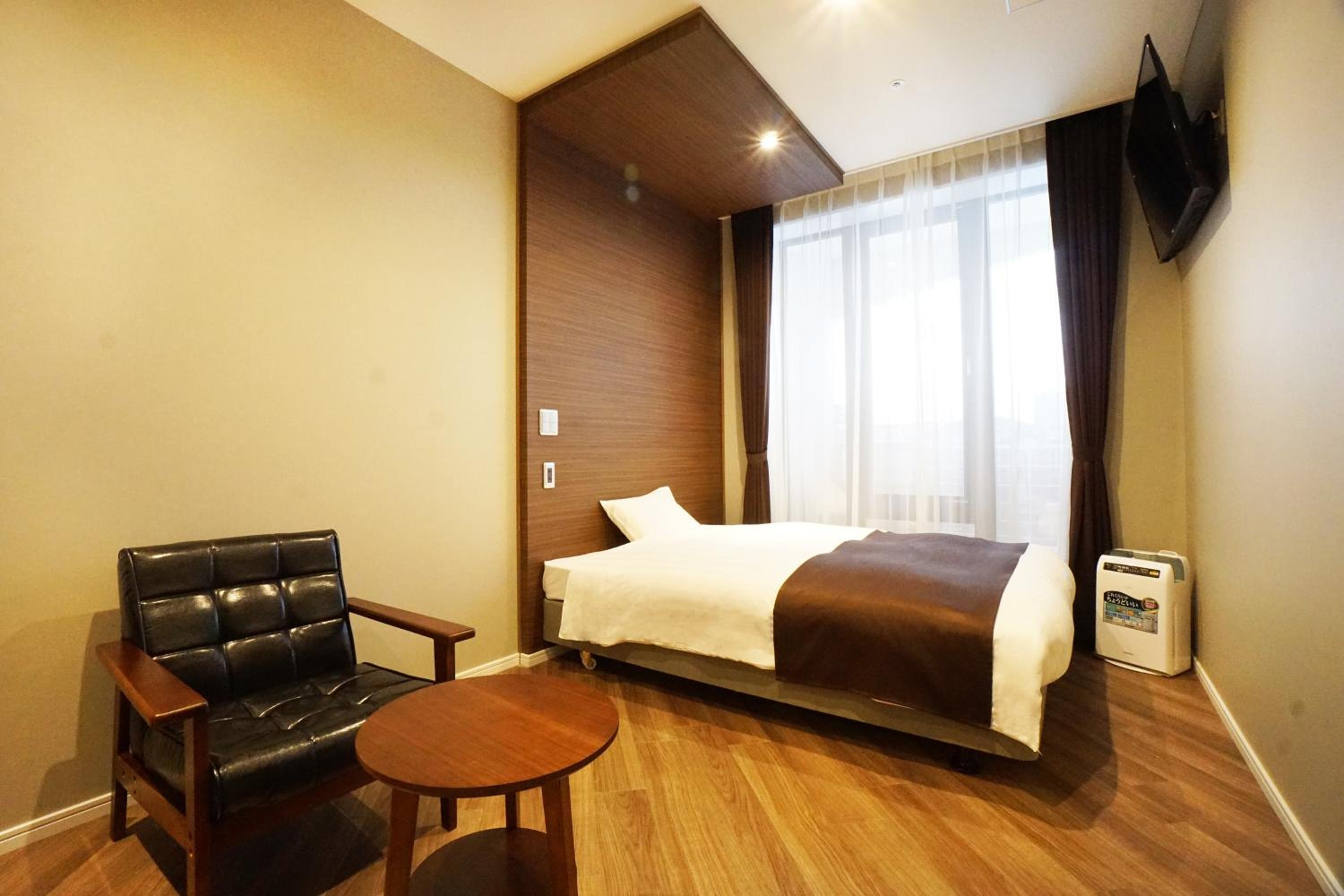 DELUXE, DOUBLE BED