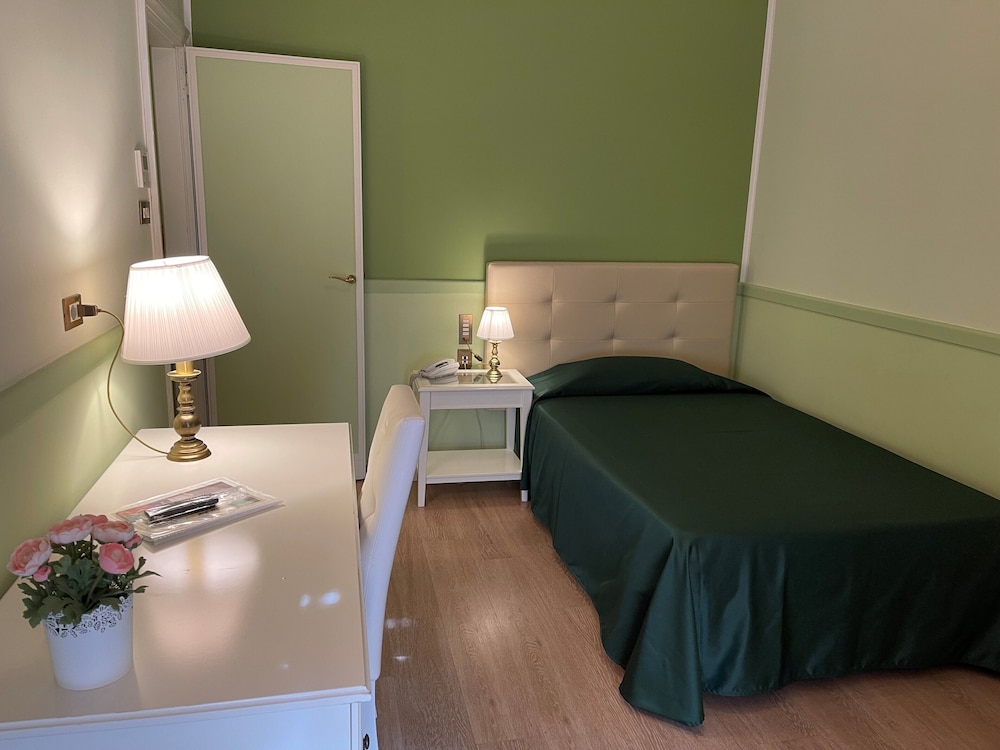 Hotel Roma 20/50