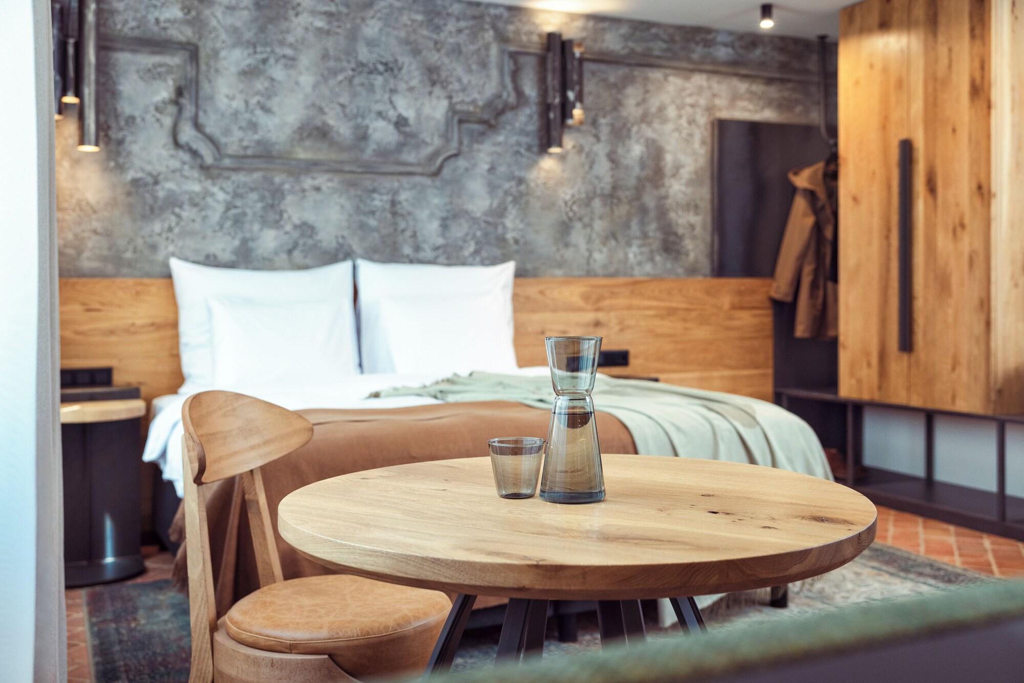 Nomadic Urban Premium Suites 24/50