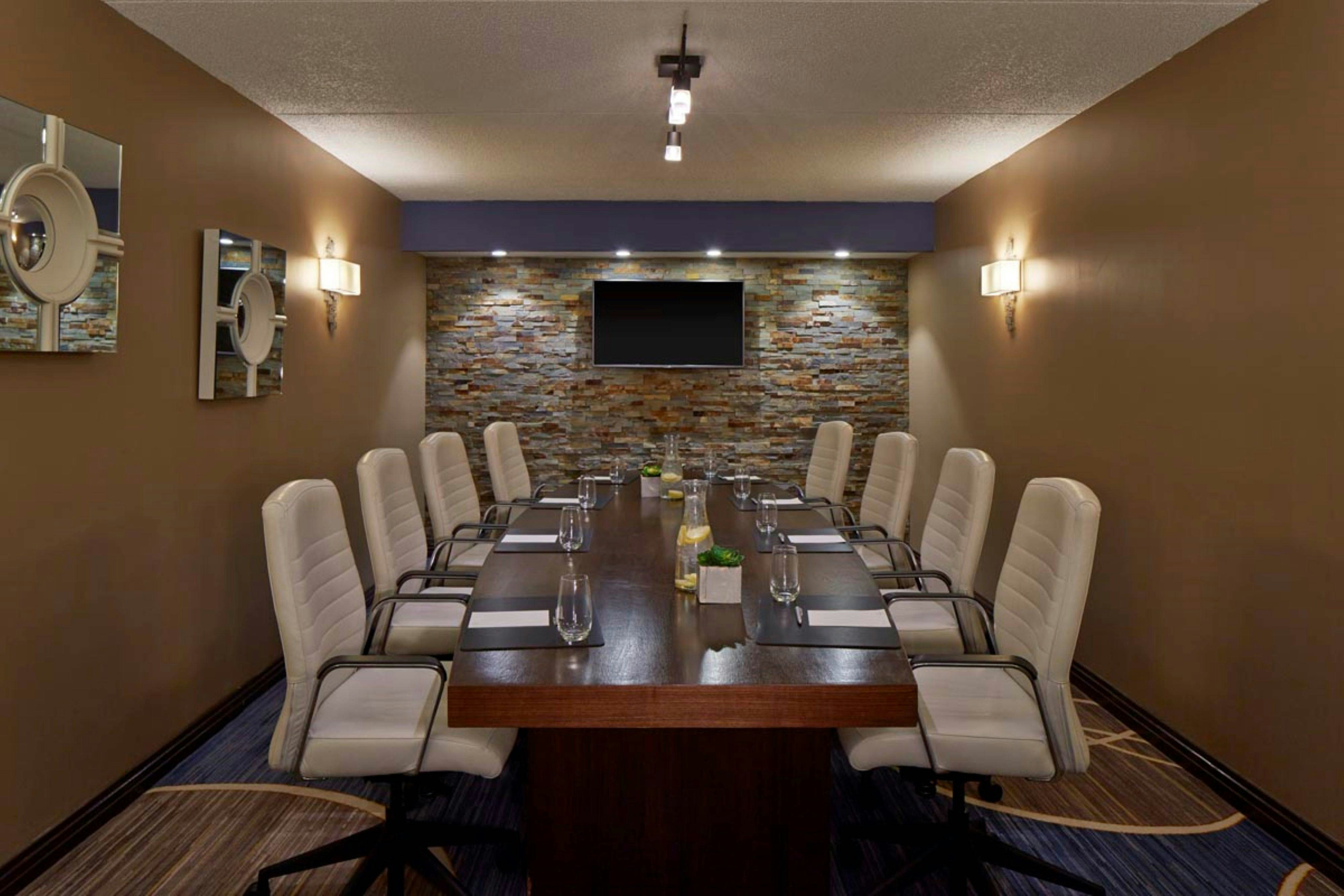 Delta Hotels by Marriott Philadelphia Airport 40/48