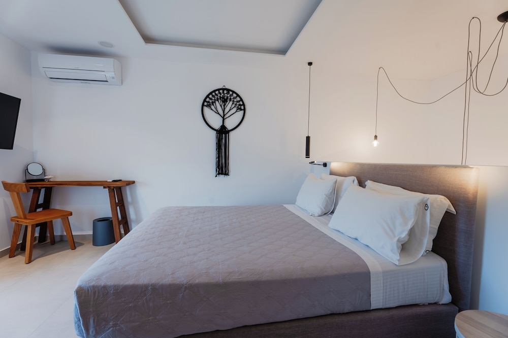 OLIVING MYKONOS LUXURY SUITES 19/50