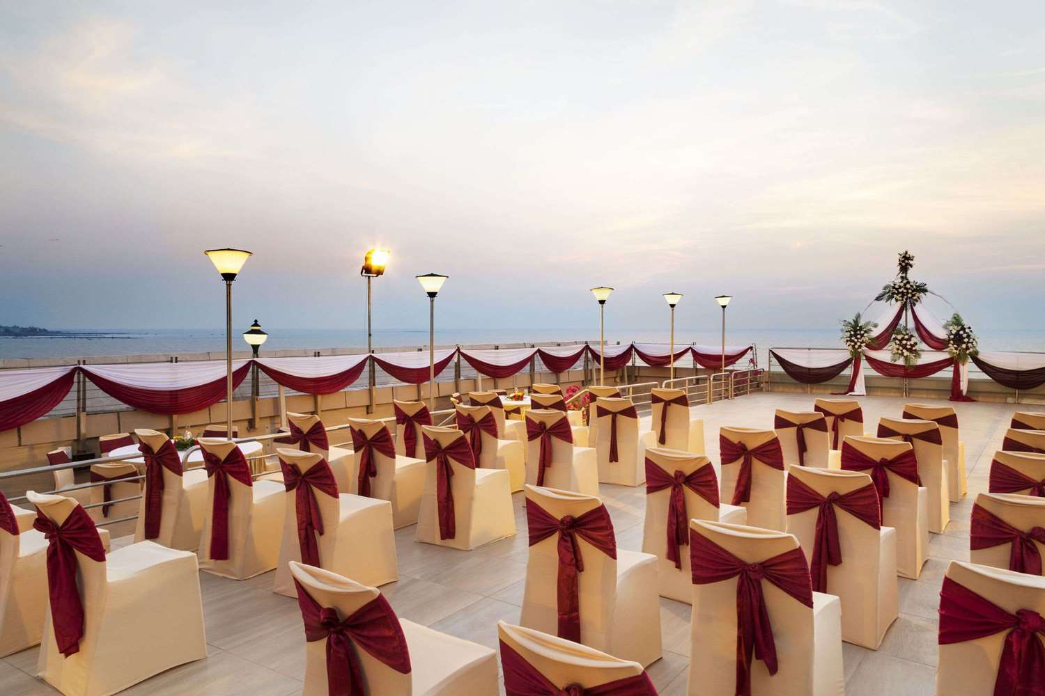 Ramada Plaza Palm Grove 51/54