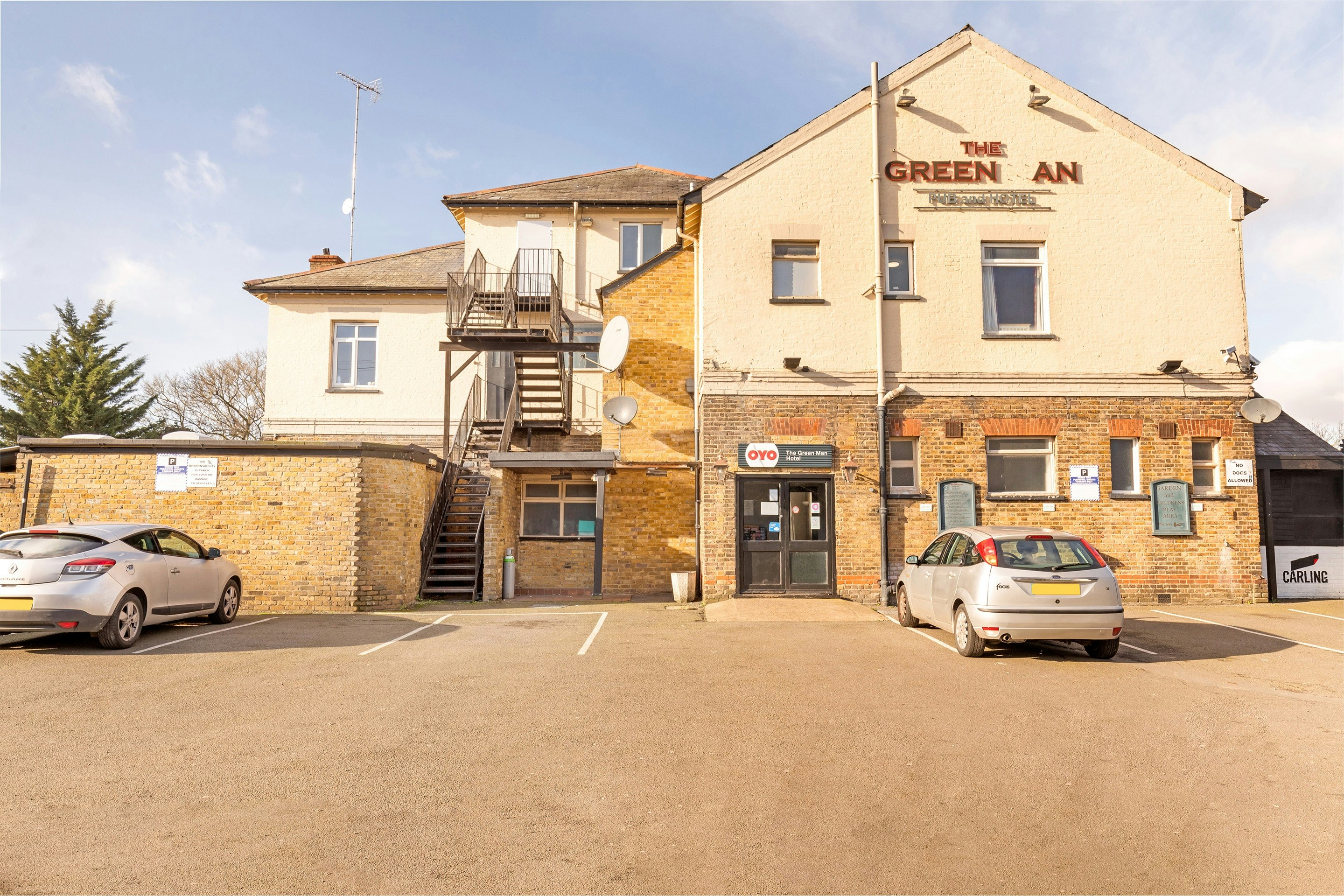 OYO The Green Man Pub and Hotel 40/45