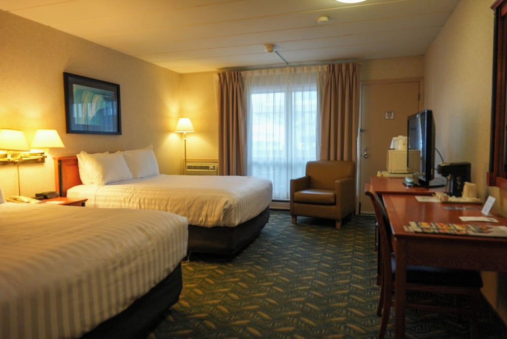 ROOM, 2 DOUBLE BEDS