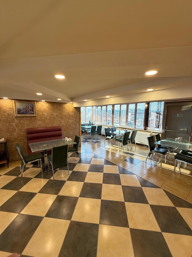 Buyuk Hotel 10/50