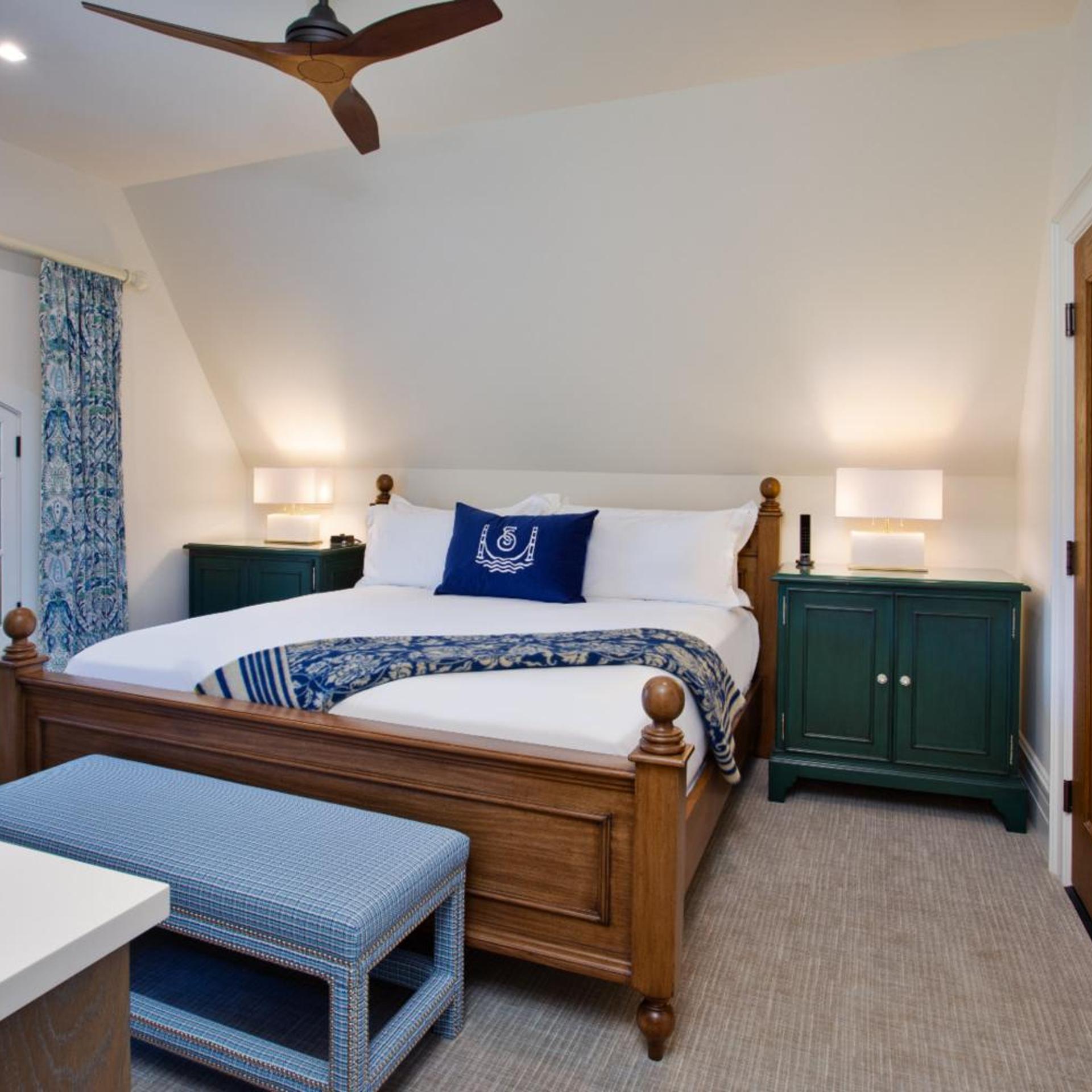 غرفة بسرير كوين، The Inn At Stonecliffe 4/8