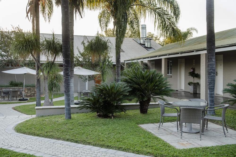 Palm Park Hotel 26/32