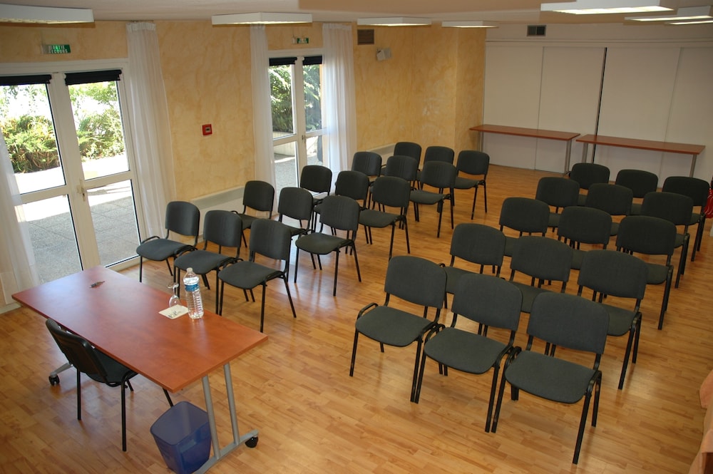 Hotel Le Relais Pau Lons 26/53
