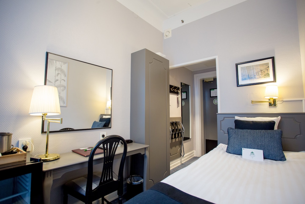 Crystal Plaza Hotel 10/32