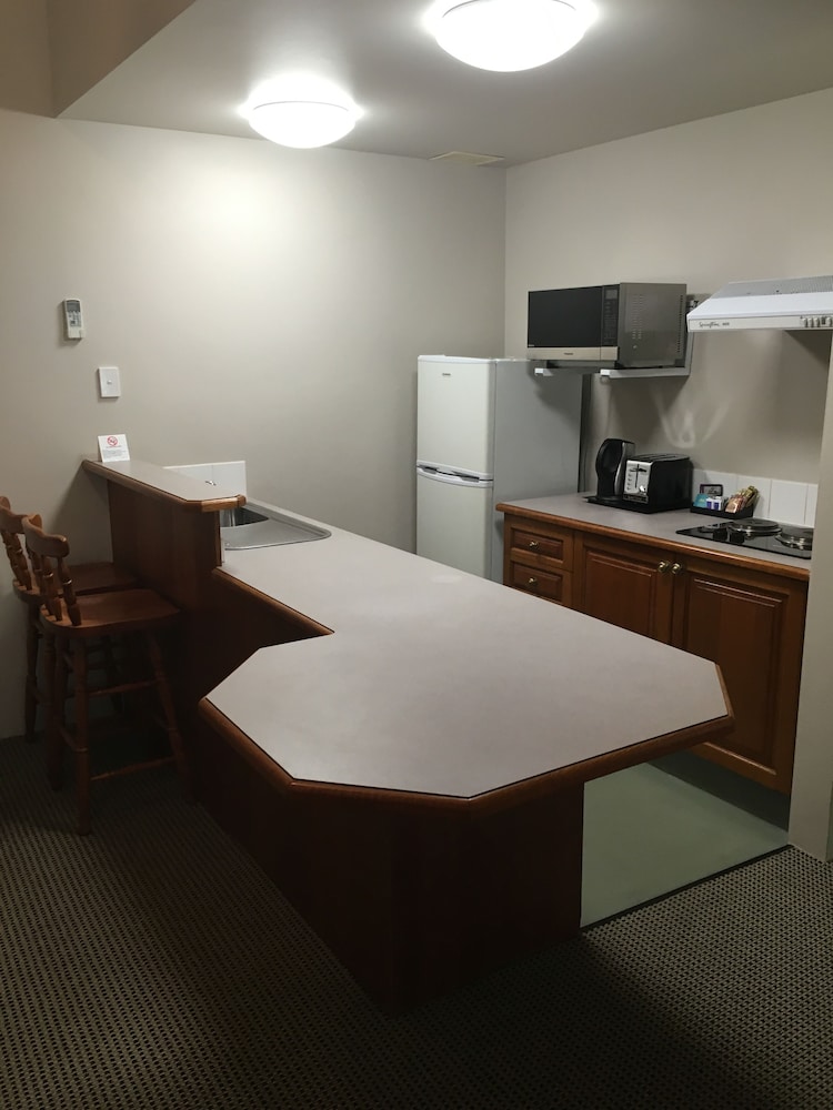 Belmore All-Suite Hotel 22/54