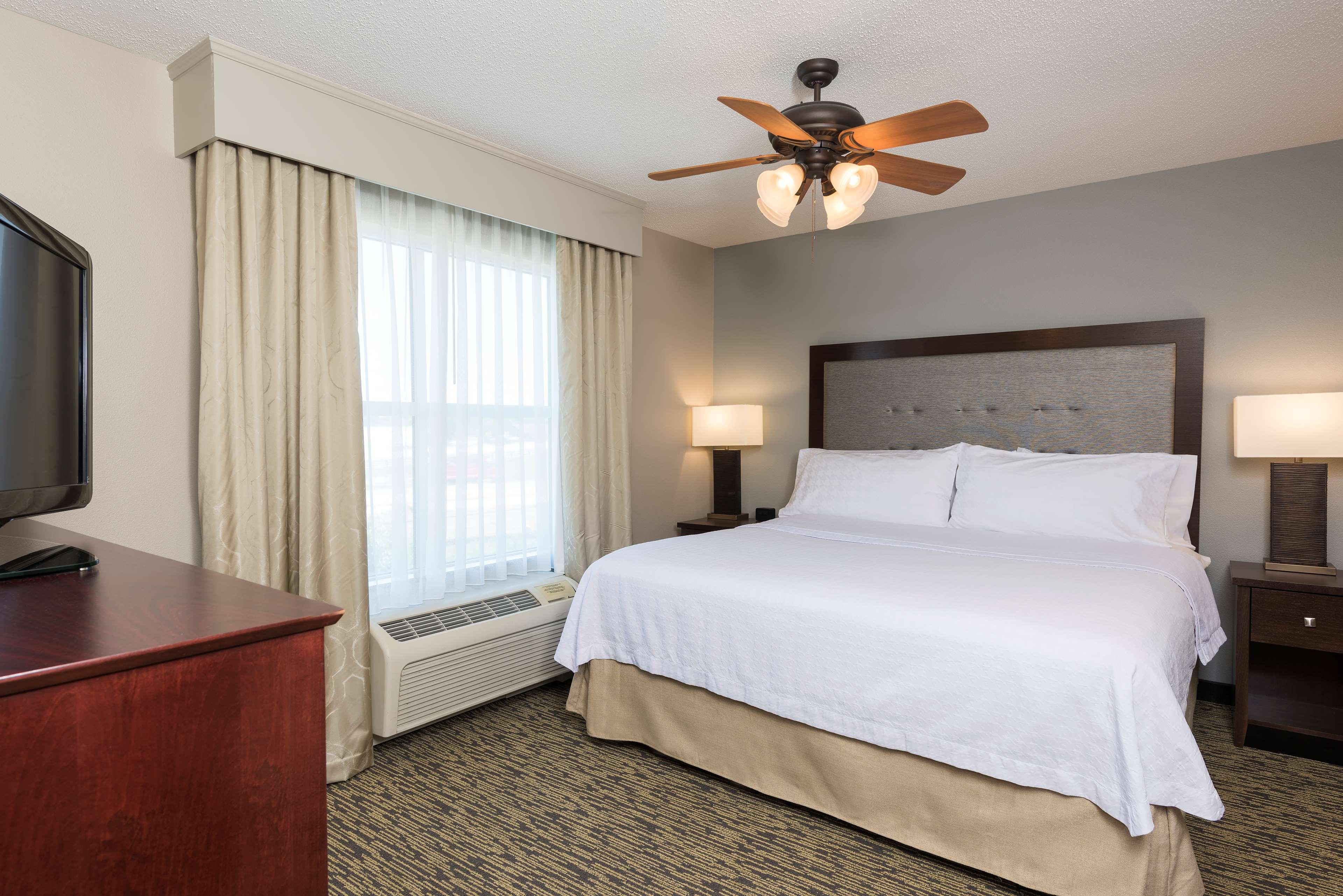2 BEDROOMS, SUITE, 2 KING BEDS, 2 BATHROOMS